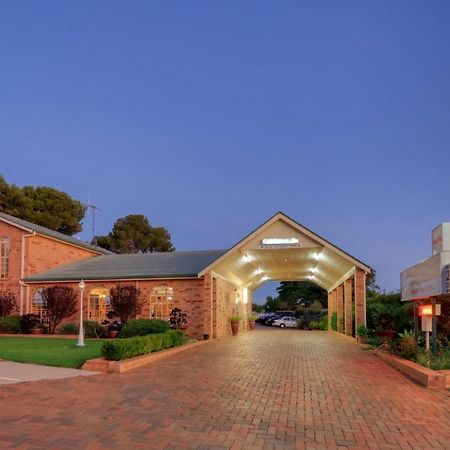 North Parkes Motel Экстерьер фото