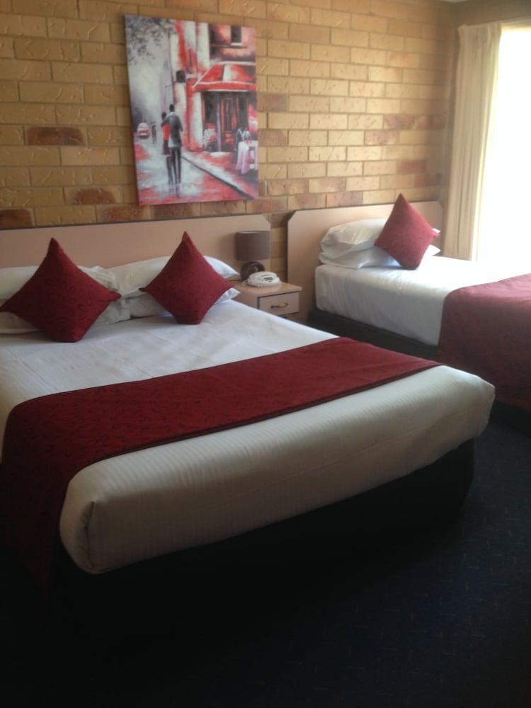 North Parkes Motel Экстерьер фото