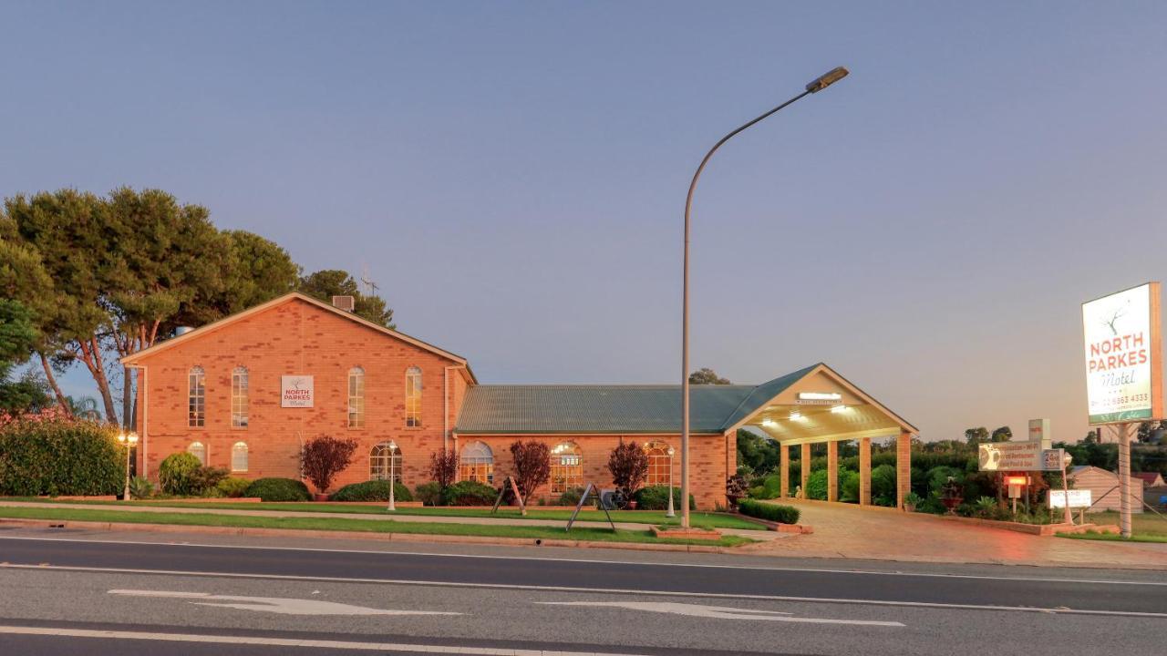 North Parkes Motel Экстерьер фото
