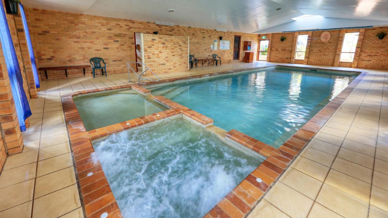 North Parkes Motel Экстерьер фото
