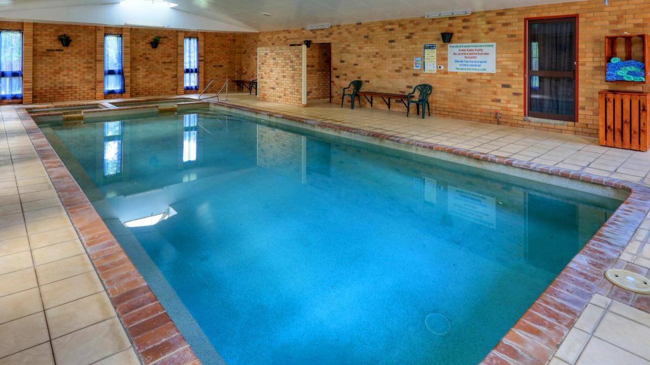 North Parkes Motel Экстерьер фото