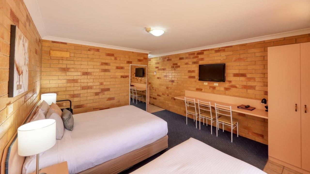 North Parkes Motel Экстерьер фото