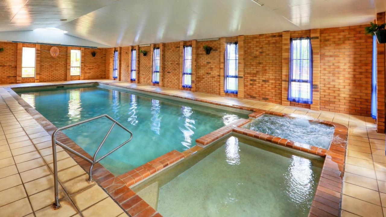 North Parkes Motel Экстерьер фото