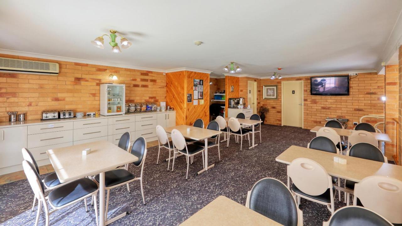 North Parkes Motel Экстерьер фото