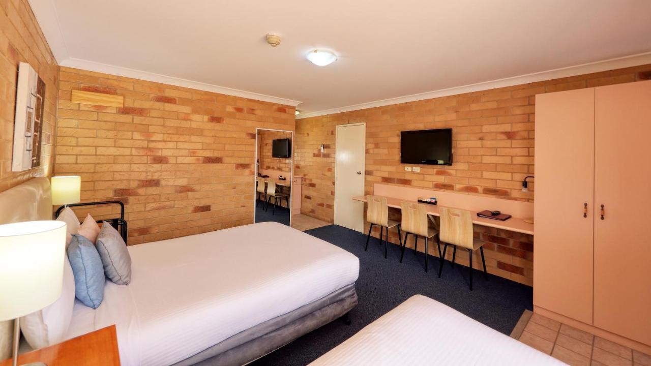 North Parkes Motel Экстерьер фото