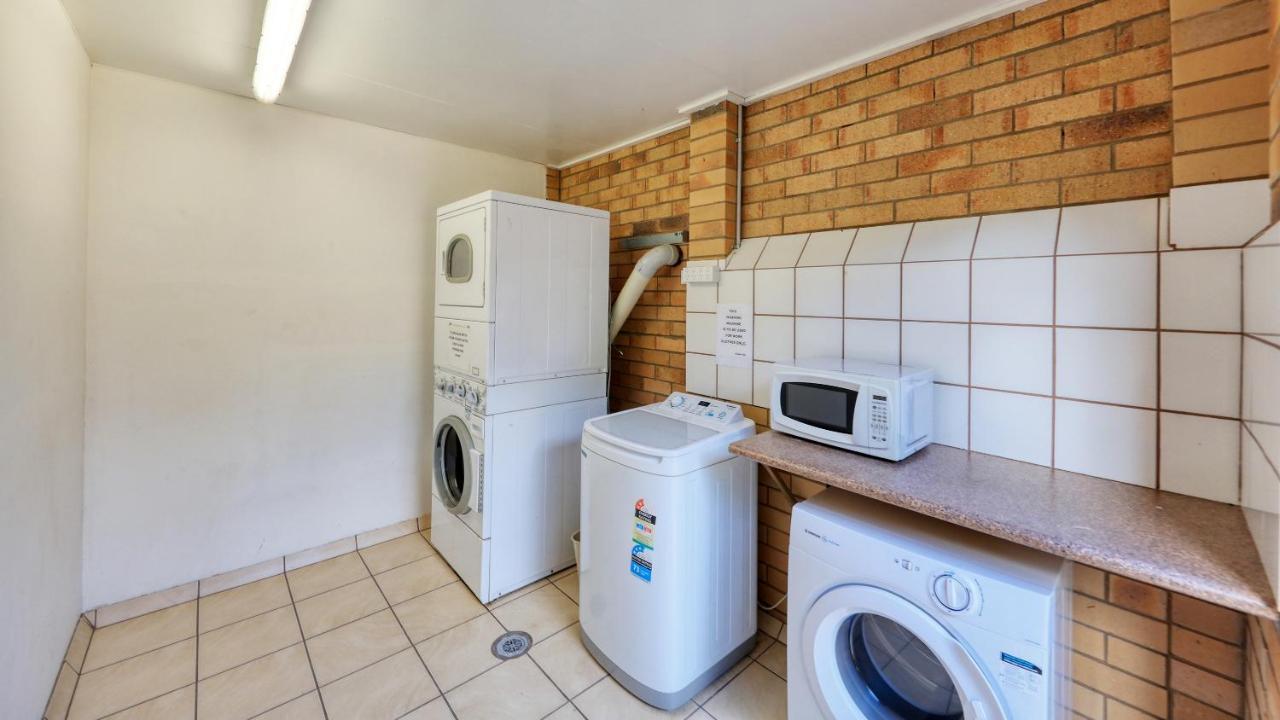 North Parkes Motel Экстерьер фото