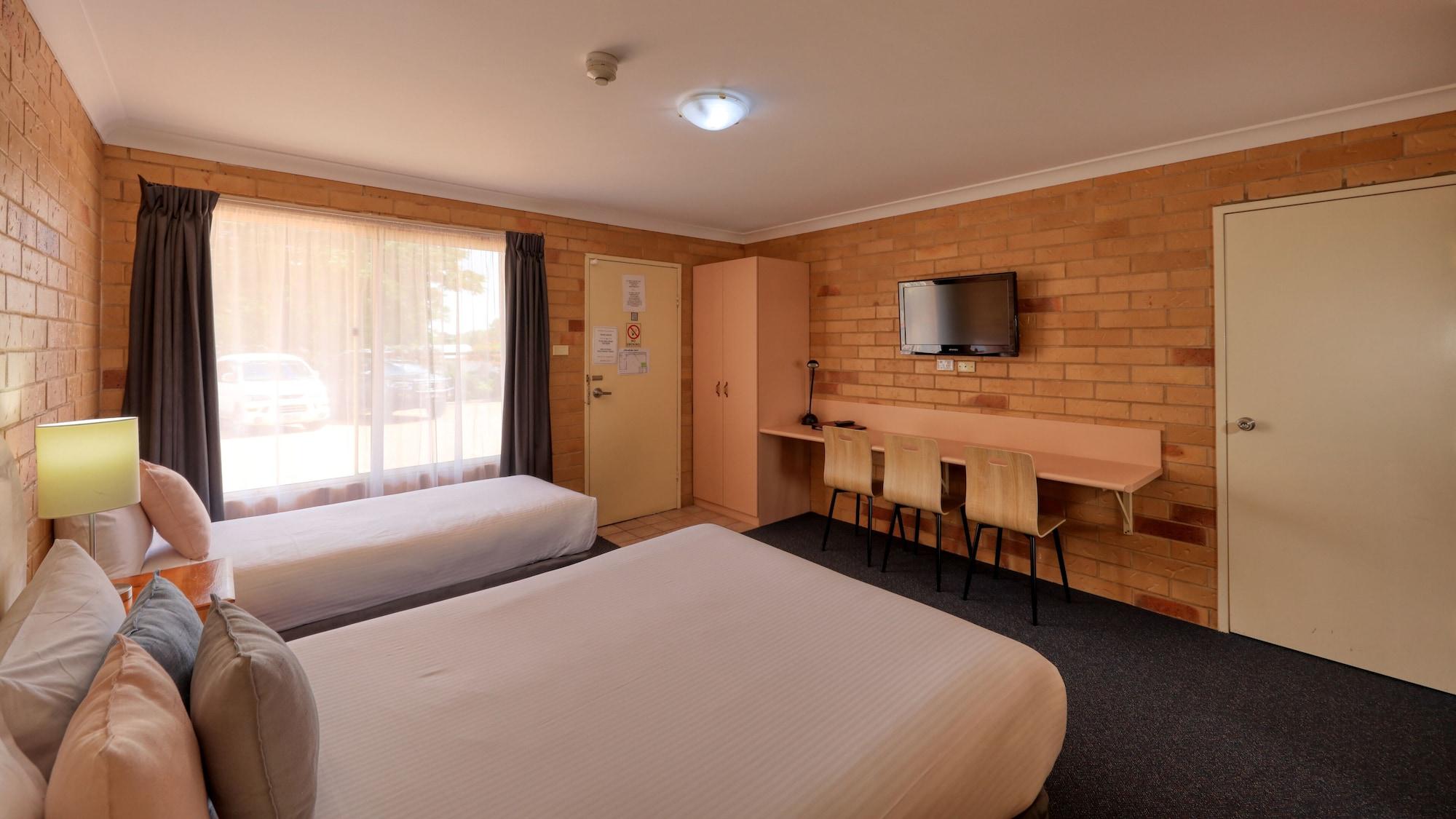 North Parkes Motel Экстерьер фото