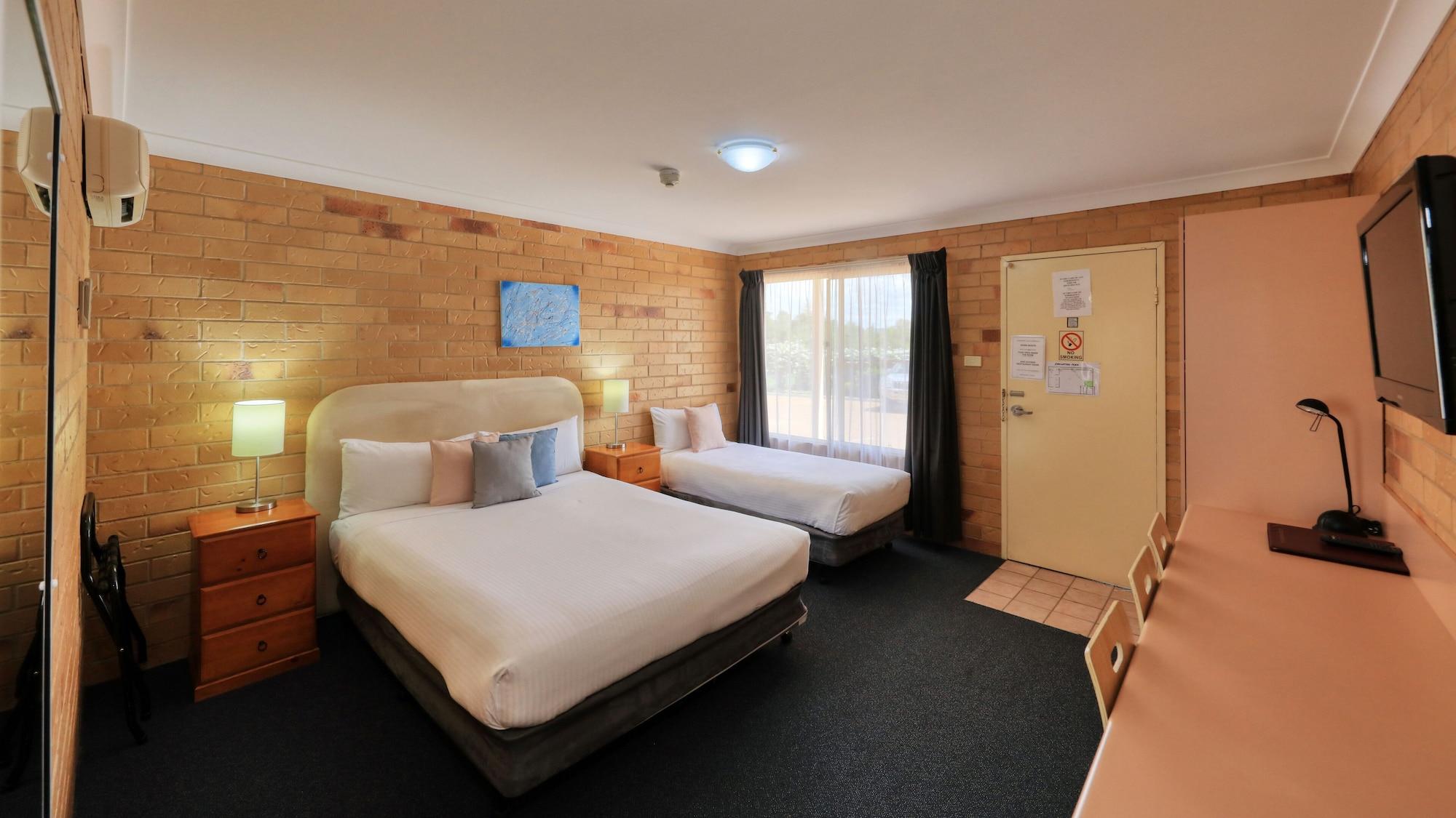 North Parkes Motel Экстерьер фото