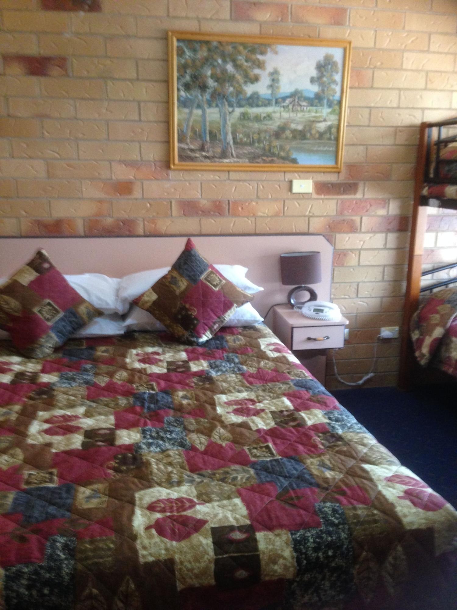 North Parkes Motel Экстерьер фото