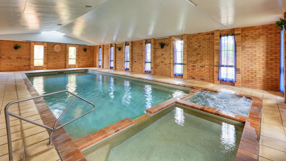 North Parkes Motel Экстерьер фото