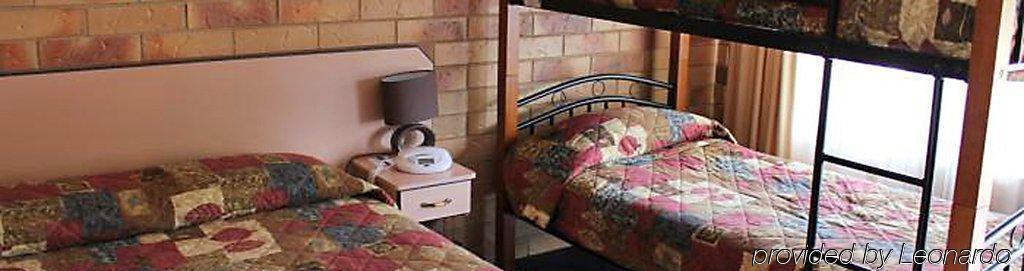 North Parkes Motel Экстерьер фото