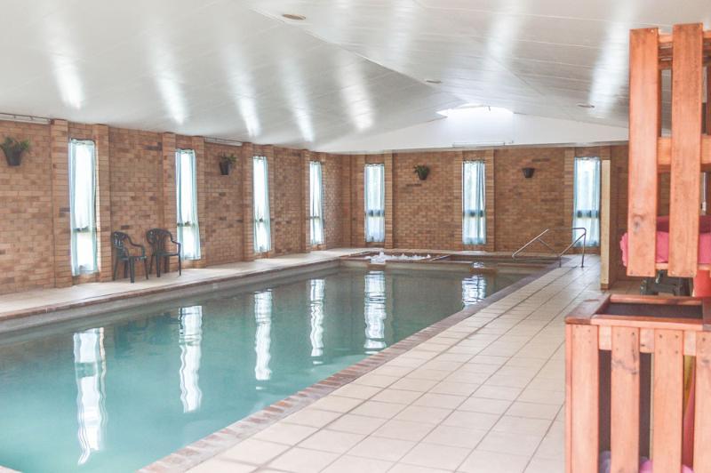 North Parkes Motel Экстерьер фото